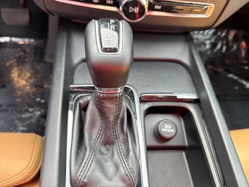 Used 2019 Volvo XC60 T5 Momentum w/ Premium Package image 23