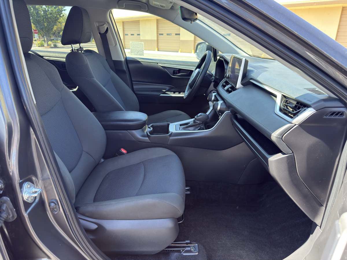 Used 2024 Toyota RAV4 LE FWD image 19