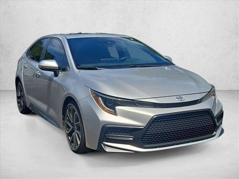 Used 2022 Toyota Corolla SE FWD image 3