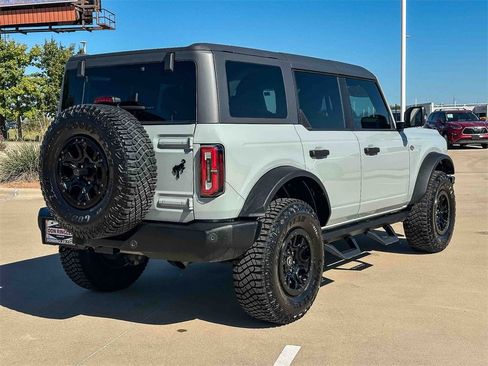 Used 2024 Ford Bronco Wildtrak image 3