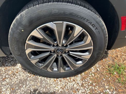 Used 2024 Buick Envision Preferred AWD/4WD image 31