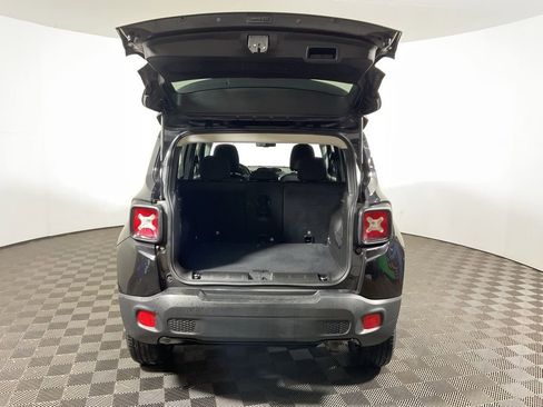 Used 2016 Jeep Renegade Latitude image 12