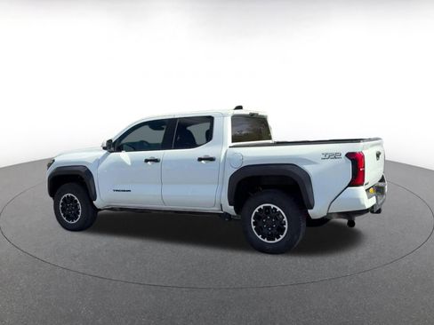 Used 2025 Toyota Tacoma TRD Off-Road AWD/4WD image 10