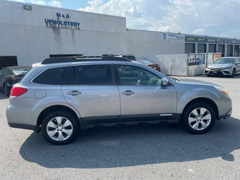 Used 2011 Subaru Outback 2.5i Limited w/ PWR Moonroof Pkg AWD/4WD image 7