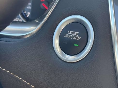 Used 2023 Chevrolet Traverse Premier FWD image 25