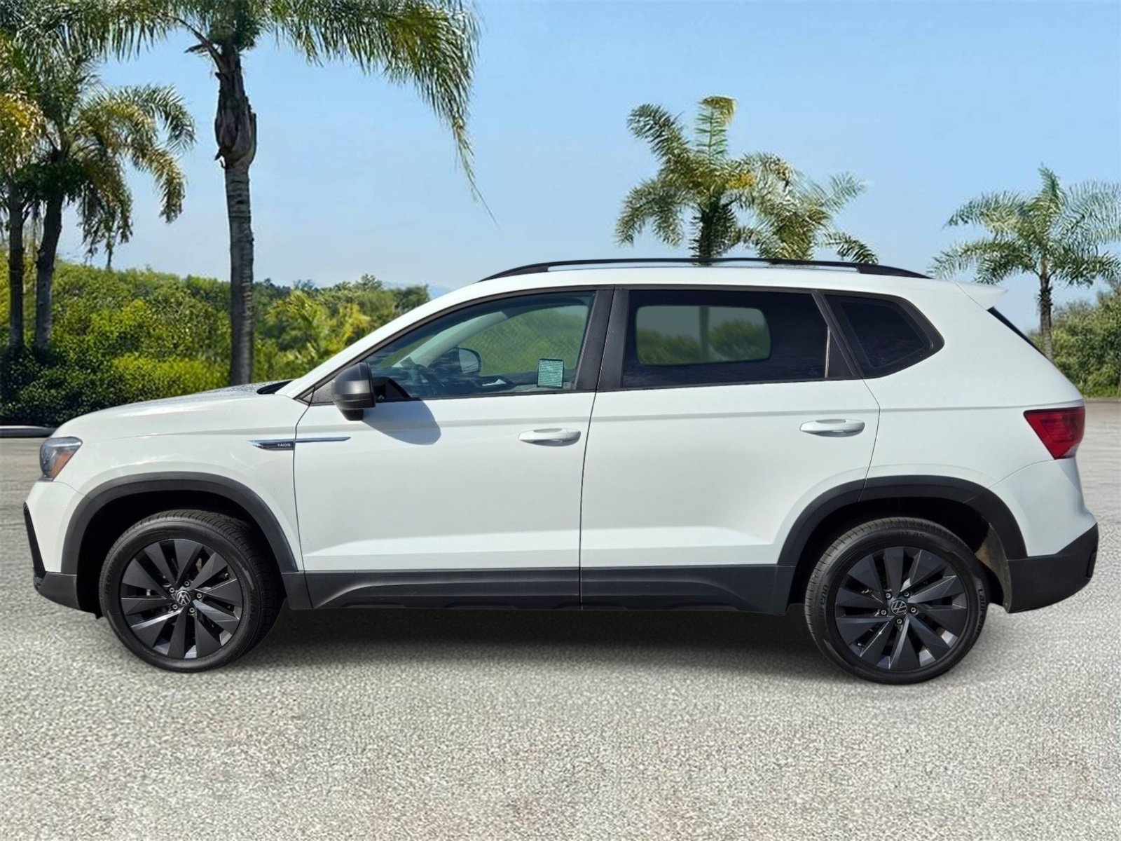 Used 2022 Volkswagen Taos S FWD image 2
