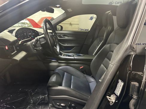 Used 2021 Porsche Taycan image 10