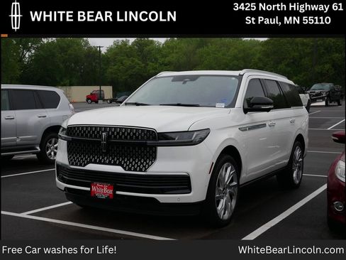 Used 2025 Lincoln Navigator Reserve AWD/4WD image 1