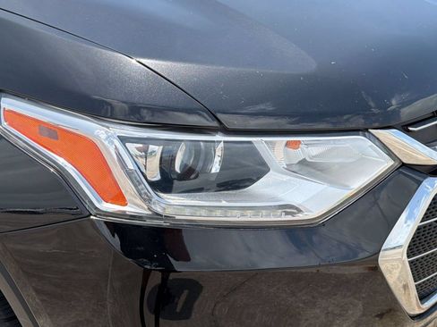 Used 2018 Chevrolet Traverse LT FWD image 11