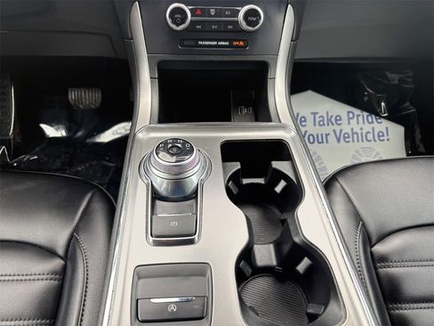 Used 2022 Ford Edge SEL image 11