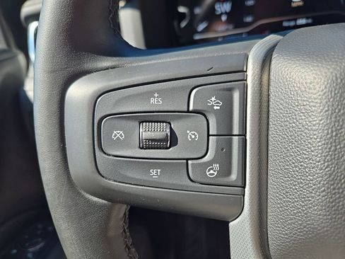 Used 2024 GMC Yukon XL Denali AWD/4WD image 17