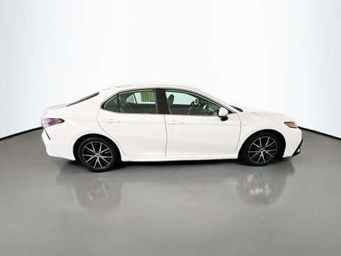 Used 2021 Toyota Camry SE FWD image 8