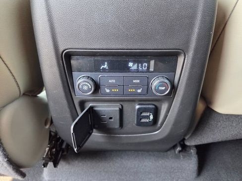 Used 2018 Buick Enclave Premium FWD image 16