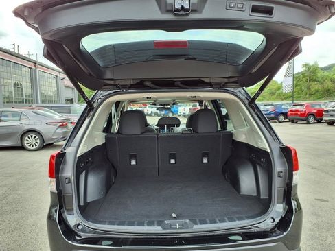 Used 2023 Subaru Forester Premium AWD/4WD image 9