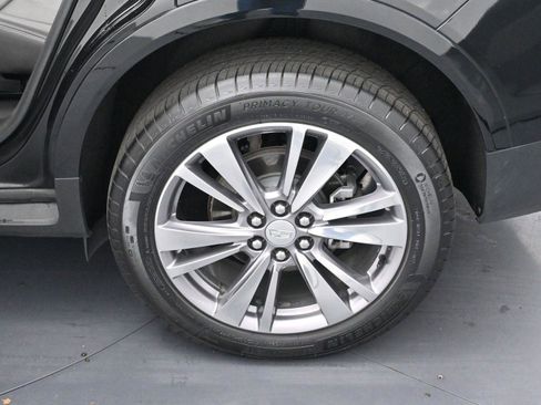 Certified 2025 Cadillac XT5 Premium Luxury image 36