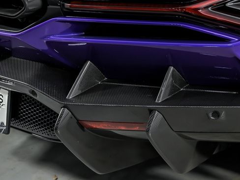 Used 2024 Lamborghini Revuelto image 19