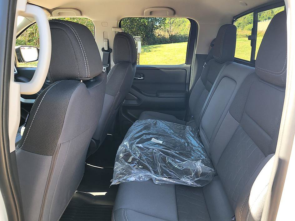 Certified 2025 Nissan Frontier SV w/ SV Convenience Package RWD image 13
