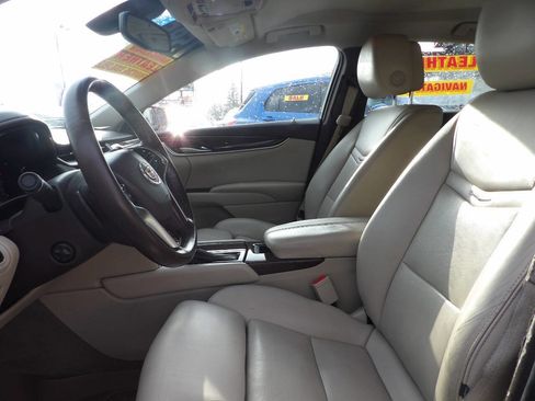 Used 2013 Cadillac XTS Luxury image 10