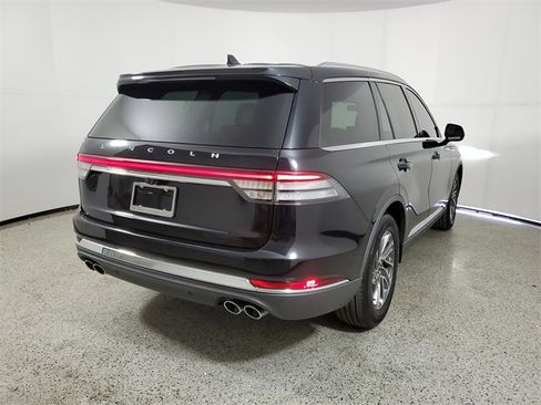 Used 2023 Lincoln Aviator 2WD image 5