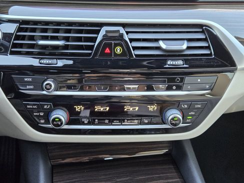 Used 2019 BMW 530i w/ Convenience Package image 22