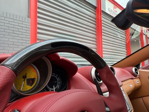 Used 2010 Ferrari California RWD image 41