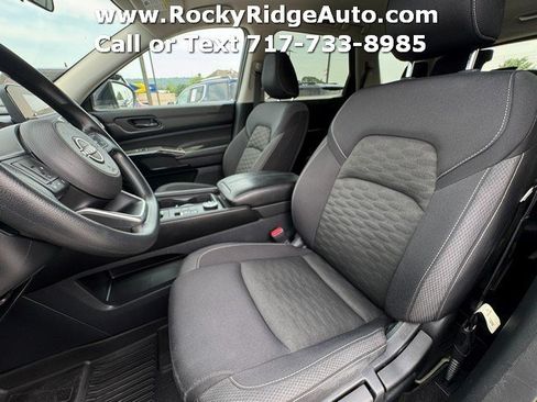 Used 2023 Nissan Pathfinder S AWD/4WD image 19