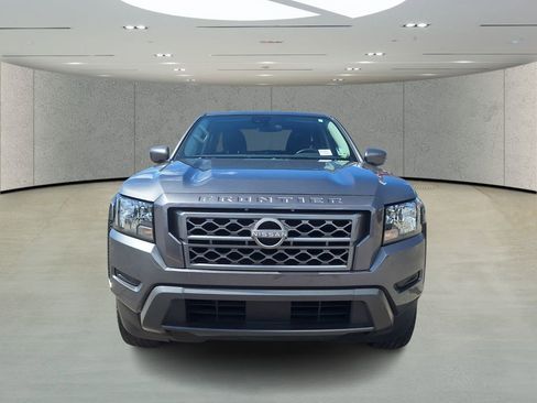 Used 2024 Nissan Frontier SV image 8