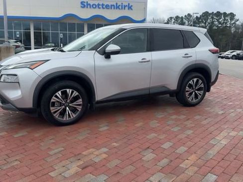 Used 2022 Nissan Rogue SV image 7