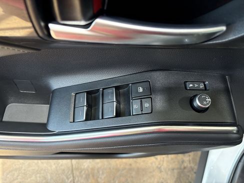 New 2026 Toyota Highlander Limited image 13