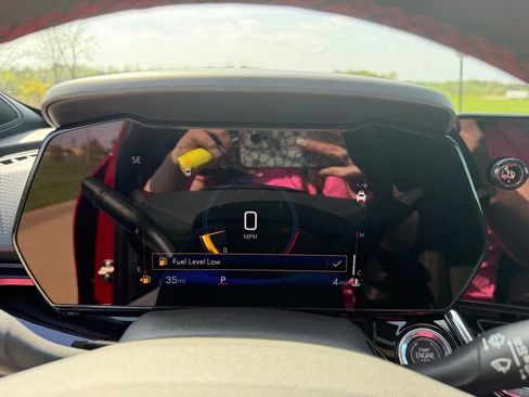 New 2026 Chevrolet Trax RS w/ Sunroof Package image 32