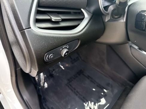 Used 2025 Chevrolet Malibu LT image 23