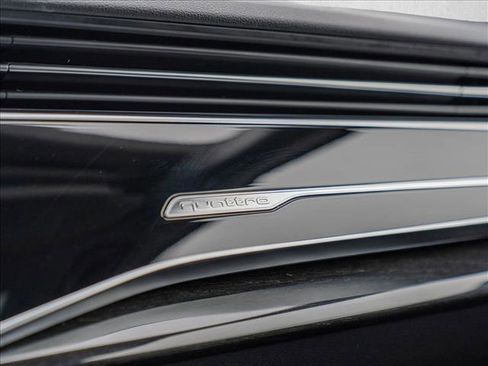 Used 2022 Audi Q7 Premium Plus image 21