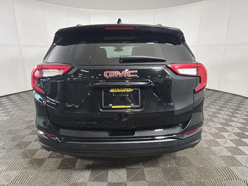 Used 2024 GMC Terrain SLT w/ Elevation Edition FWD image 4