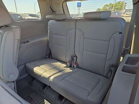 Used 2023 GMC Acadia SLT w/ Preferred Package image 46