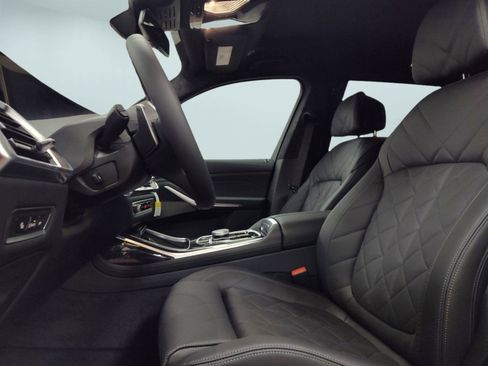 Used 2026 BMW X7 xDrive40i w/ M Sport Package image 5