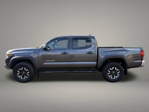 Used 2019 Toyota Tacoma TRD Off-Road AWD/4WD image 2