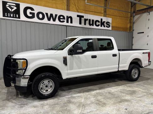 Used 2017 Ford F250 XL w/ Power Equipment Group AWD/4WD image 4