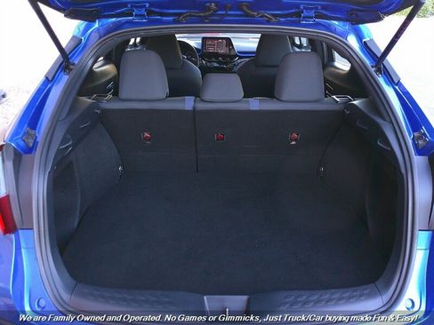 Used 2020 Toyota C-HR XLE image 10