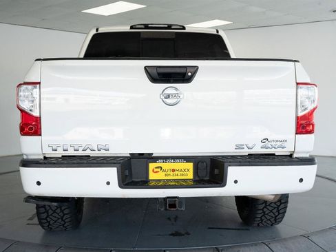 Used 2021 Nissan Titan SV w/ SV Convenience Package AWD/4WD image 8