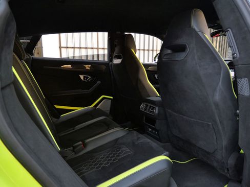 Used 2024 Lamborghini Urus Performante AWD/4WD image 41