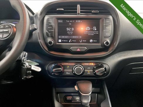 Used 2025 Kia Soul LX w/ LX Technology Package FWD image 7