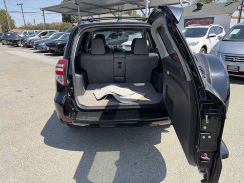 Used 2012 Toyota RAV4 4WD w/ Upgrade Value Pkg image 16