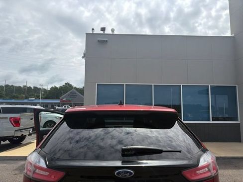 Used 2021 Ford Edge SEL w/ Convenience Package FWD image 4
