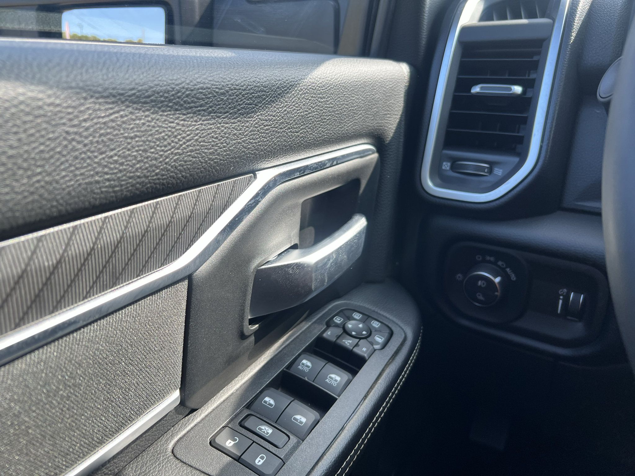 Certified 2026 RAM 2500 Big Horn AWD/4WD image 25