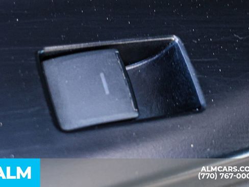 Used 2025 Toyota Camry SE image 52