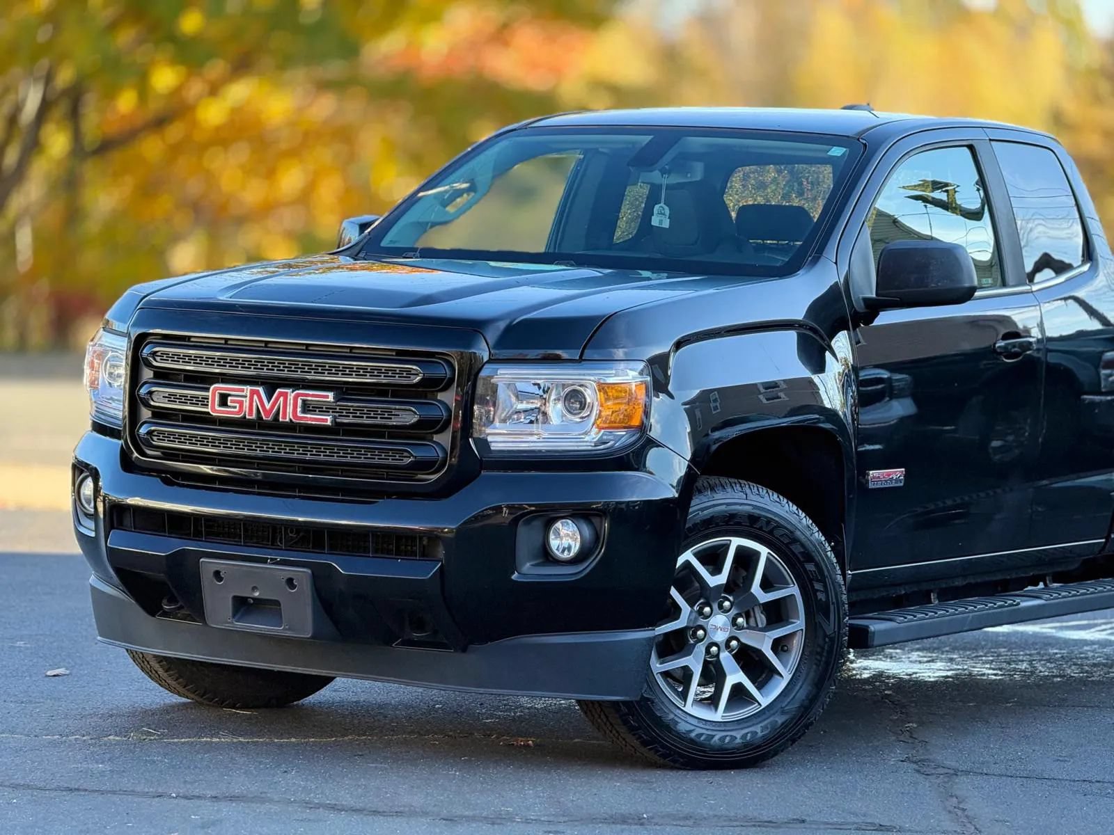 Used 2018 GMC Canyon All Terrain w/ Trailering Package AWD/4WD image 2