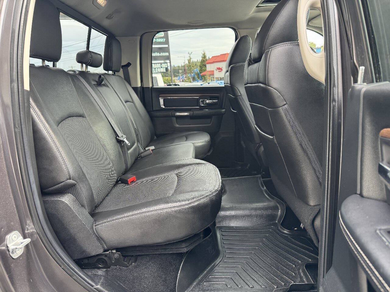 Used 2015 RAM 1500 Laramie AWD/4WD image 18