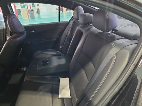 Used 2017 Honda Accord Sport image 8