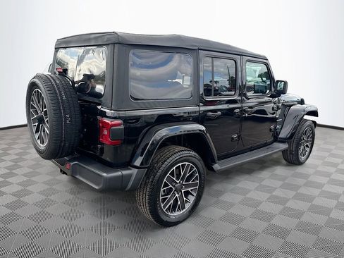 Used 2023 Jeep Wrangler Unlimited Sahara AWD/4WD image 6