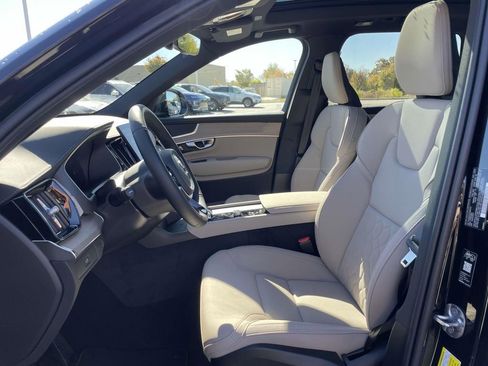 New 2026 Volvo XC90 B6 Core image 9